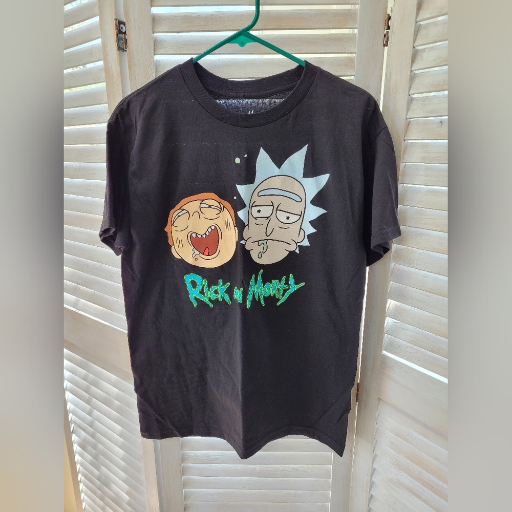 Men's Graphic Tee Shirt Size M